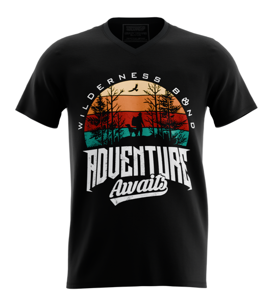 89stars | Мъжка V-neck тениска ’Adventure Awaits’ – Вдъхновение за следващото приключение! - Черно / S / Лице - Мъжки v-neck