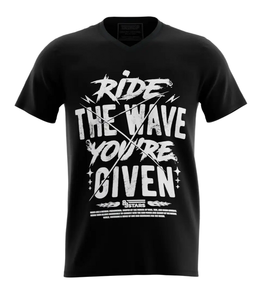 89stars | Мъжка V-neck тениска ’Ride the Wave’ – Прегърни приключението! - Черно / S / Лице - Мъжки v-neck