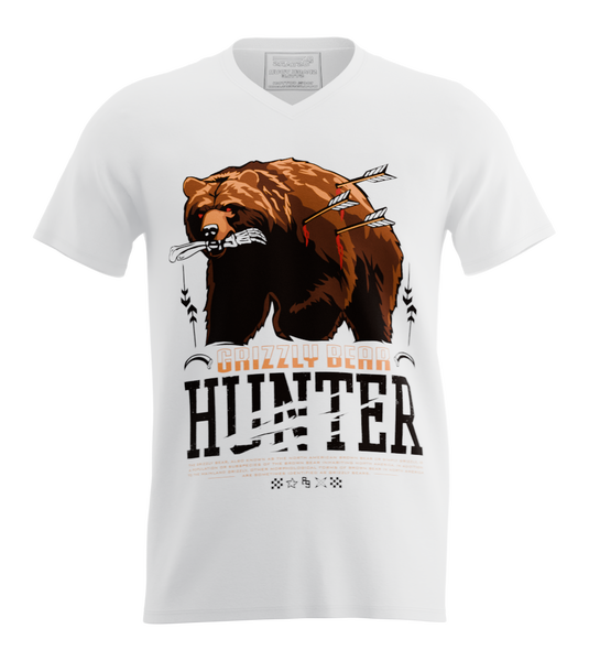 89stars | Мъжка V-neck тениска ’Grizzly Bear Hunter’ – Освободи дивия дух! - Бяло / S / Лице - Мъжки v-neck