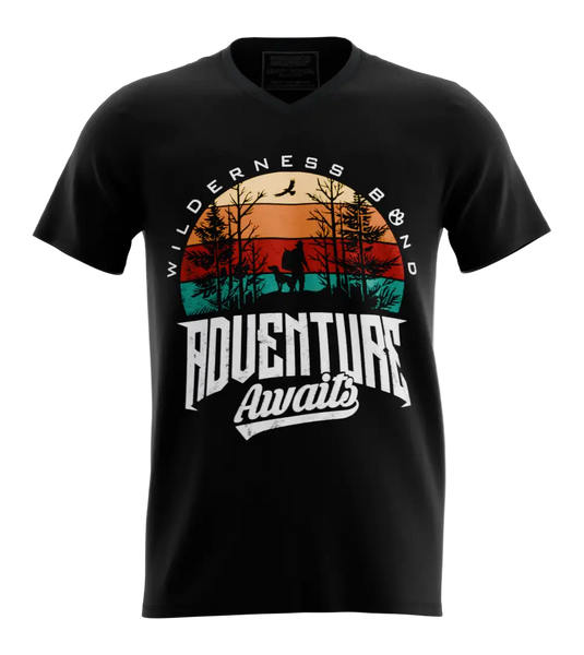 89stars | Мъжка V-neck тениска ’Adventure Awaits’ – Вдъхновение за следващото приключение! - Черно / S / Лице - Мъжки v-neck